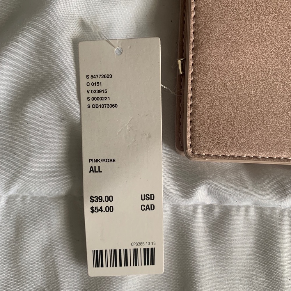 BNWT Urban Outfitter’s Margot Flap Crossbody bag - Picture 3 of 3